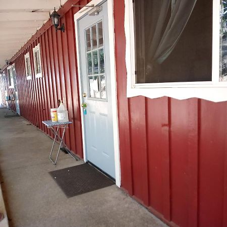 Yosemite Paradise Inn Колтервилл Экстерьер фото
